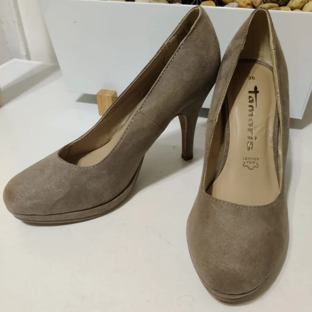 TAMARIS Wortmann KG Suede Nude Platform Pumps Taupe‎ SZ 36 EU Round Toe Slip On